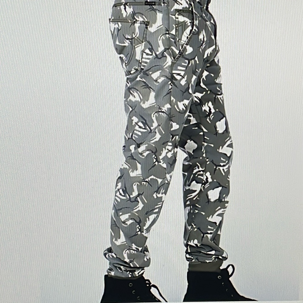 True Religion Camo Jogger Style Pants Men’s Size Tag 40” Waist Measurement 41.5”